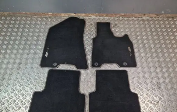 KIA Sportage Car floor mat set F1143ADE60 F1143ADE60GL