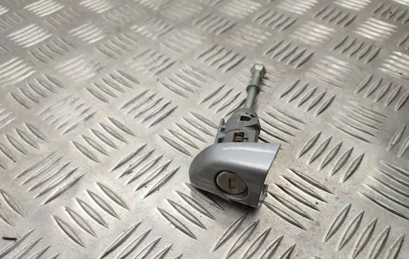 Toyota ProAce City Front door lock (next to the handle) 