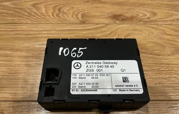 Mercedes-Benz E W211 Gateway control module A2115405645 A2114420000