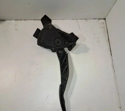 Mitsubishi Colt Accelerator throttle pedal A4543000304 6PV00886600
