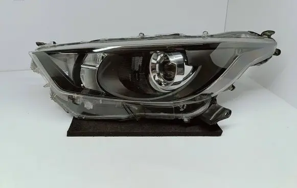 Toyota Yaris XP210 Headlight/headlamp K06 L1973