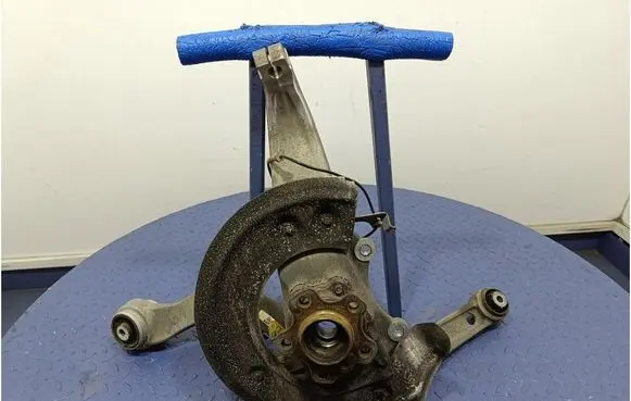 Audi A4 S4 B7 8E 8H Front wheel hub spindle knuckle 6884379