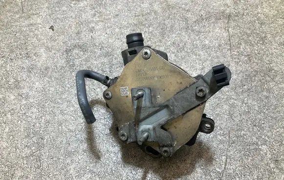 Ford Fiesta Vacuum pump CM5G2A451GB D87TA 20160816