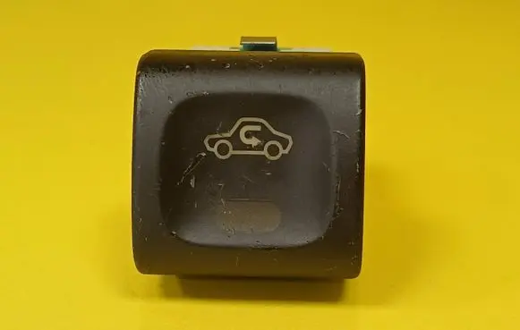 Opel Omega B1 Air circulation switch 90565722