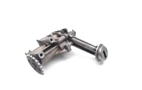 Nissan Juke I F15 Oil pump 8200307174