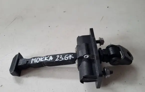 Opel Mokka B Rear door check strap stopper