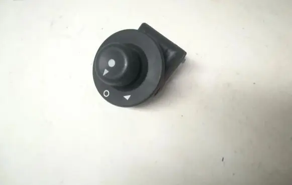 Citroen Xsara Picasso Wing mirror switch 185526