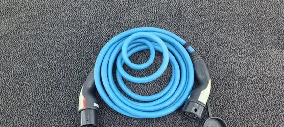 BMW i3 Electric car charging cable LC2ST323 LC2KU323 EVC3073