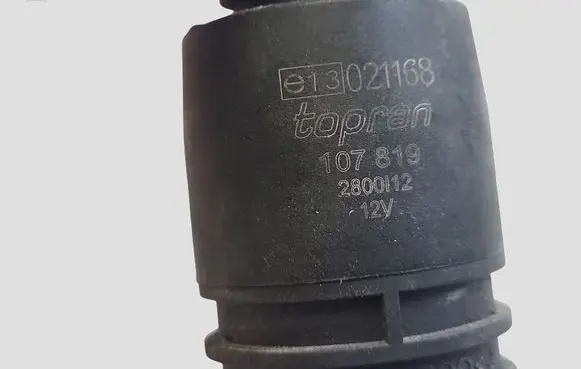 Volkswagen Polo V 6R Windscreen/windshield washer pump 021168