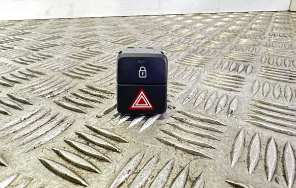 Hyundai i20 (GB IB) Hazard light switch 04F8