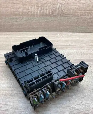 Volkswagen PASSAT B6 Fuse module 3C0937125 68592777