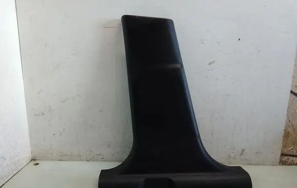 (B) pillar trim (bottom)