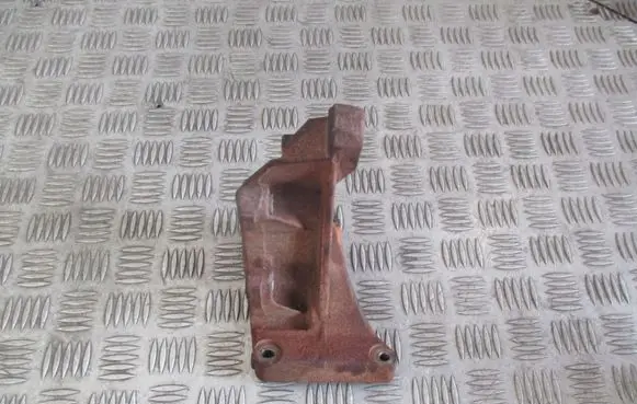 Peugeot 407 Engine mounting bracket 9661872580