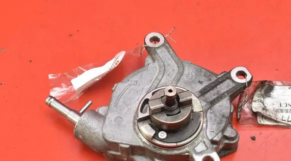 Toyota Avensis Verso Vacuum pump