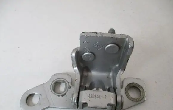 Renault Clio III Rear door upper hinge 416344B