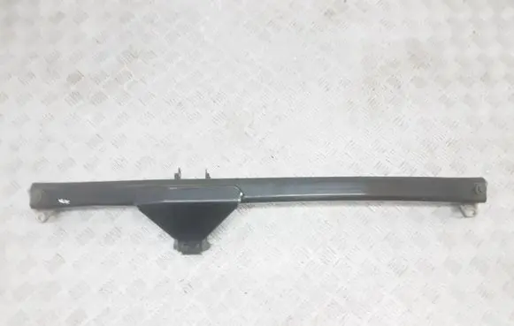 Volvo XC90 Engine mounting bracket 30671349