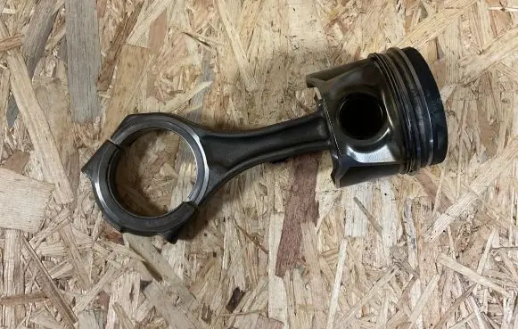 Volkswagen Touareg I Connecting rod/conrod 