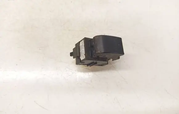 Toyota Avensis T250 Electric window control switch 8481005050