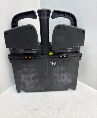 Volkswagen PASSAT B6 Cup holder back 8P0885995