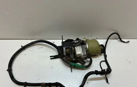 Opel Meriva B Power steering pump 