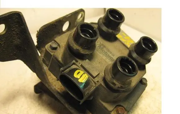 Ford Courier High voltage ignition coil 28F12029CA 88SF12029A1A