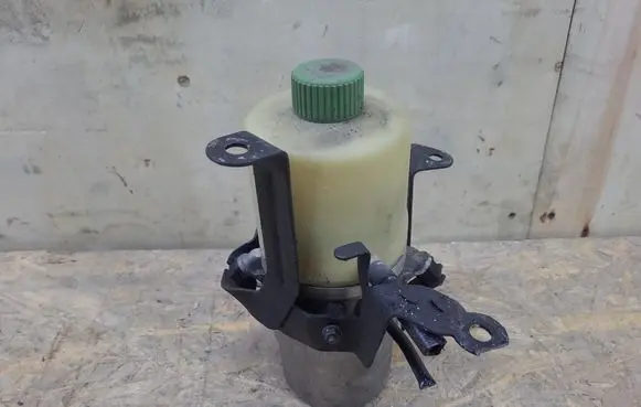 Volkswagen Polo V 6R Power steering pump 6R0423156B