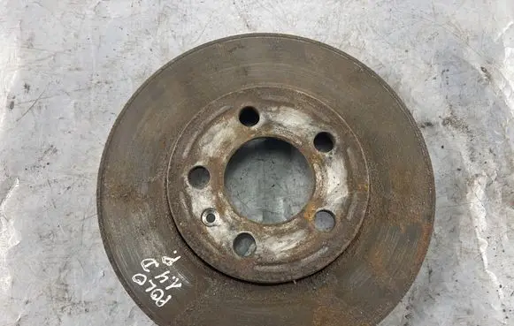 Volkswagen Polo IV 9N3 Front brake disc