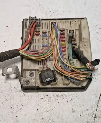 Renault Scenic II - Grand scenic II Fuse module 8200481866 519158091 8710831756