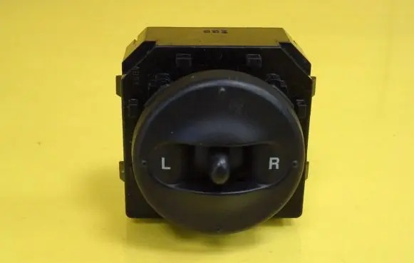 Hyundai Matrix Wing mirror switch