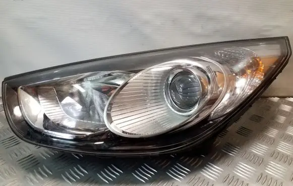 Hyundai ix35 Headlight/headlamp 921012Y