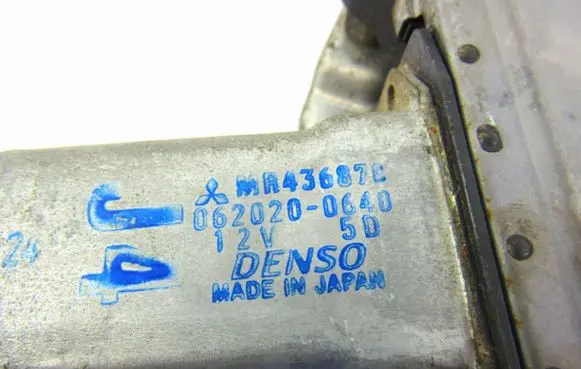 Mitsubishi Pajero Rear window lifting mechanism without motor MR436870