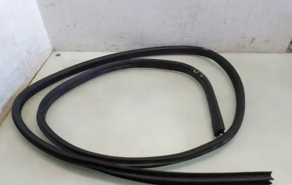 Rubber seal rear door