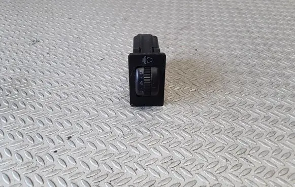 Toyota Avensis T250 Headlight level height control switch 8415205050