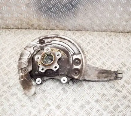 BMW 5 G30 G31 Front wheel hub 6861797