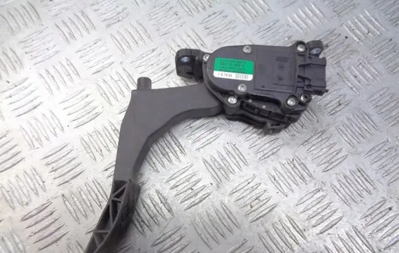 Seat Ibiza III (6L) Accelerator throttle pedal 6Q1721503C