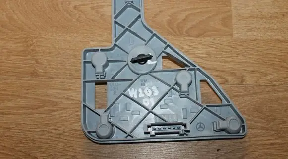 Mercedes-Benz C W203 Tail light bulb cover holder