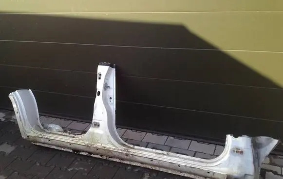 Toyota Land Cruiser (J100) Sill 