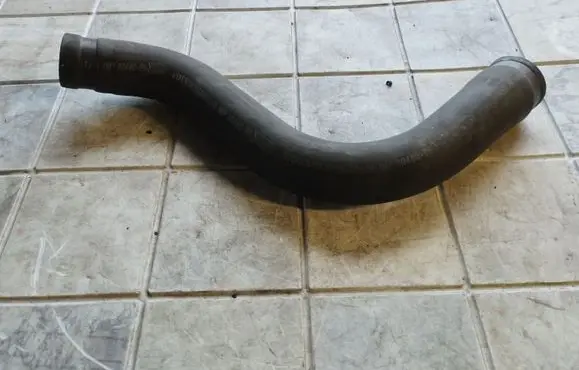 Volvo S40, V40 Engine coolant pipe/hose 30864031