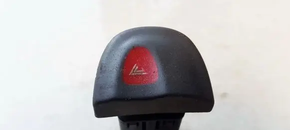 Renault Scenic I Hazard light switch