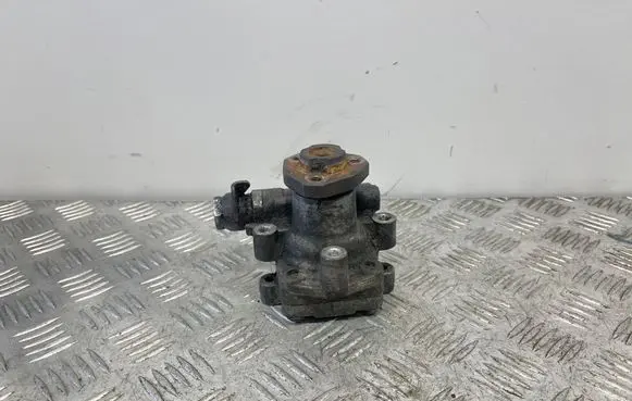 Volkswagen Caddy Power steering pump 2K0422154
