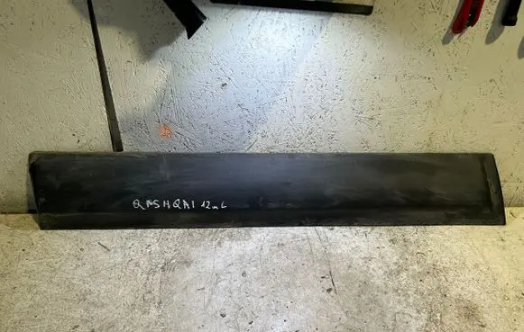Nissan Qashqai+2 Front door trim (molding)