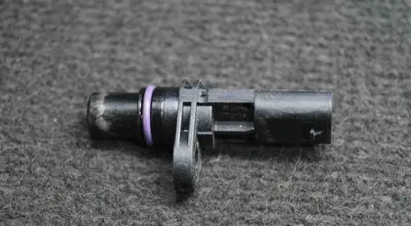 Audi A5 8T 8F Crankshaft position sensor 04L907601
