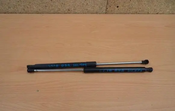 Renault Clio III Tailgate strut 904515071R