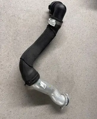 Porsche Macan (95B) Coolant pipe/hose 06M121137AG 95B122101F