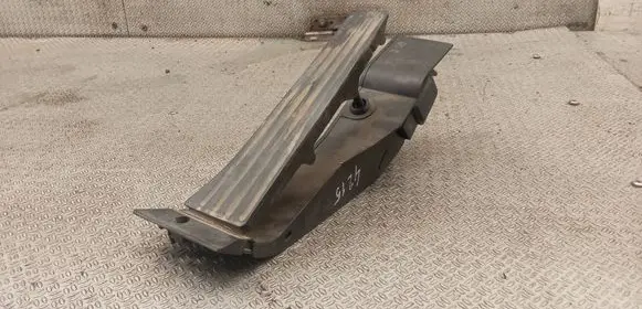 BMW 1 E81 E87 Accelerator throttle pedal 6766931