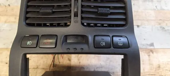 Hyundai Santa Fe Dash center air vent grill 9452026500