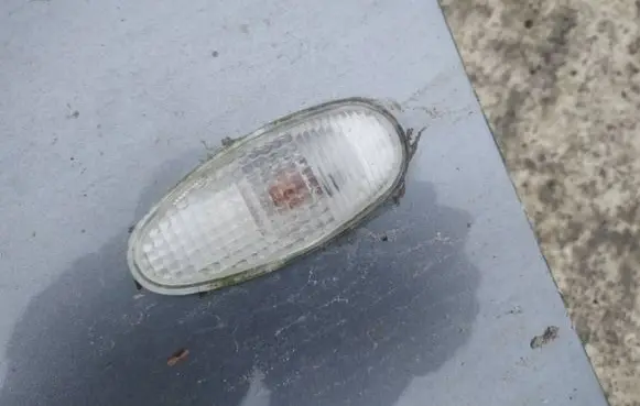 Mitsubishi Outlander Front fender indicator light