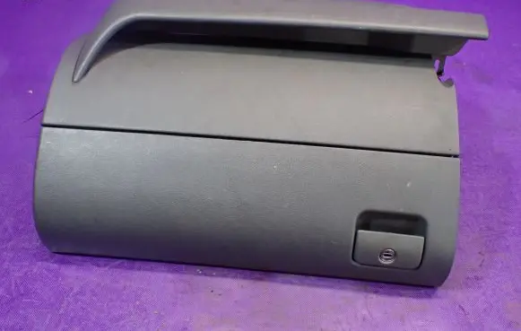Seat Toledo II (1M) Glove box 1M1857103