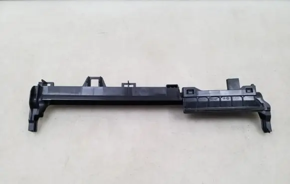 Mercedes-Benz GLA W156 X156 Radiator mount bracket A2465011720