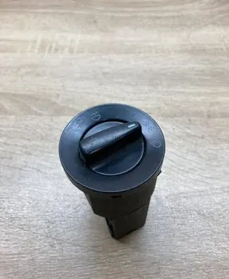 Volkswagen Golf V Light switch 1C0941531A
